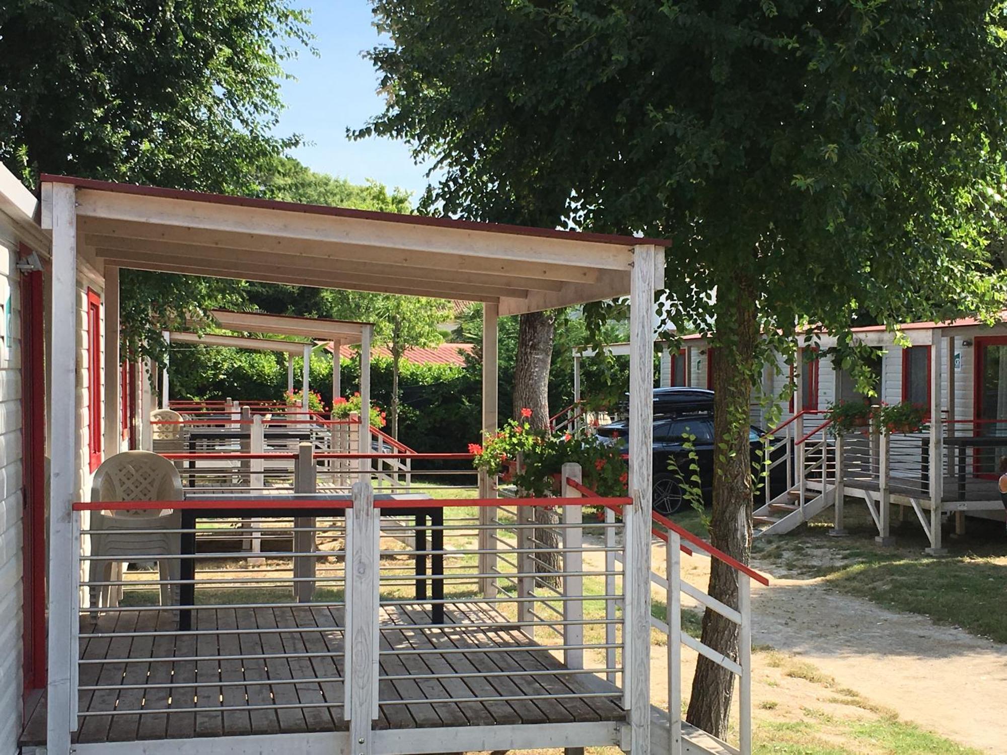 Villaggio San Francesco - Adria Holiday Mobile Homes دونا فيردي المظهر الخارجي الصورة